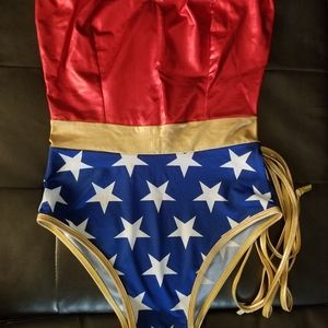 WonderWoman Outfit (4 piece)